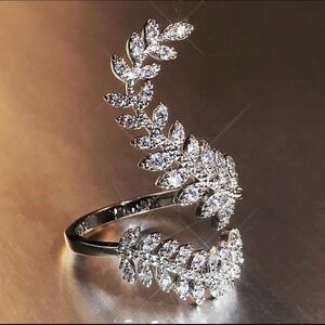 Leaves Ring 18K White Gold Plate
